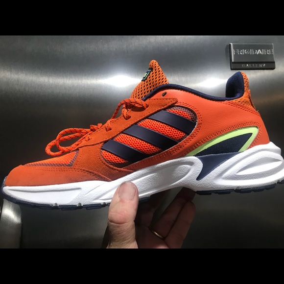 adidas New! 90s VALASION Men’s Sneaks!! - Picture 3 of 7